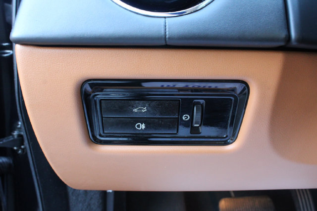 Used 2012 Jaguar XJ L RWD image 16