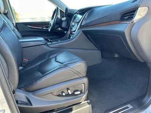 Used 2020 Cadillac Escalade ESV Luxury image 5