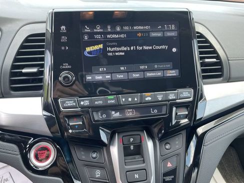 Certified 2022 Honda Odyssey Touring image 23
