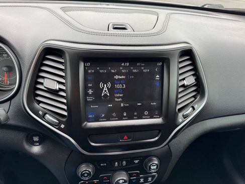 Used 2022 Jeep Cherokee Latitude Lux w/ Sun & Sound Group AWD/4WD image 20