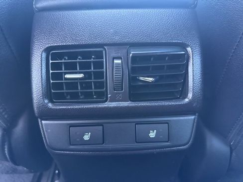 Used 2017 Subaru Outback 2.5i Limited image 12