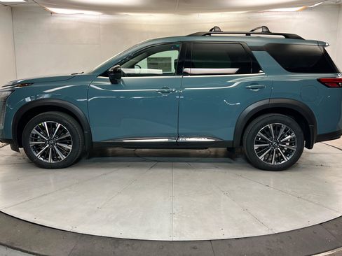 New 2026 Nissan Pathfinder Platinum AWD/4WD image 2