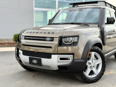Used 2020 Land Rover Defender 110 SE AWD/4WD image 3