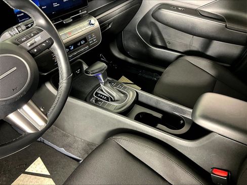 Used 2025 Hyundai Kona SEL AWD/4WD image 18