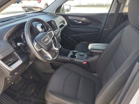 Used 2024 GMC Terrain SLE FWD image 11