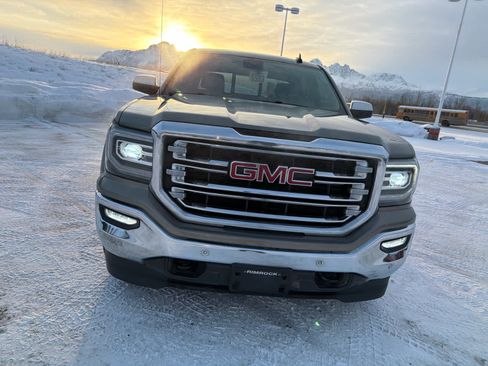 Used 2017 GMC Sierra 1500 SLT image 2