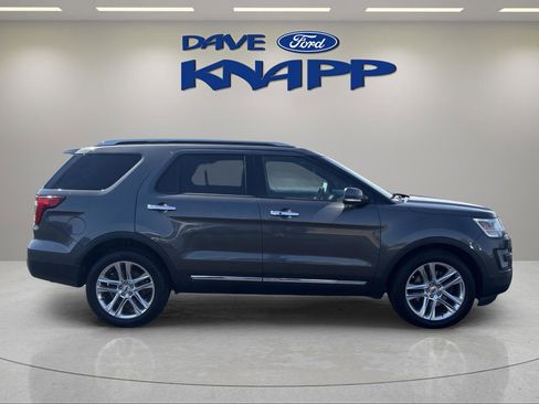 Used 2017 Ford Explorer Limited w/ Equipment Group 301A AWD/4WD image 8