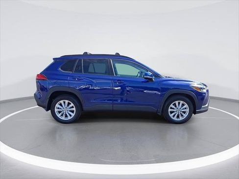 Used 2023 Toyota Corolla Cross LE w/ Moonroof Package AWD/4WD image 10