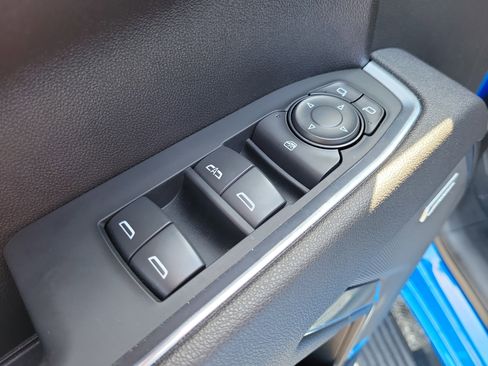 Used 2025 Chevrolet Silverado 1500 RST w/ Convenience Package II RWD image 9