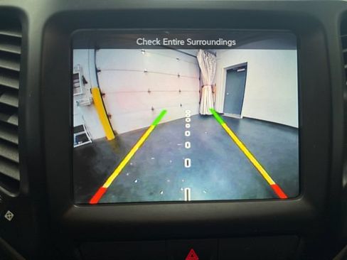 Used 2016 Jeep Cherokee High Altitude AWD/4WD image 17