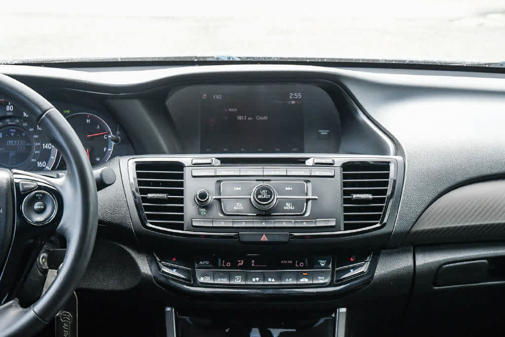 Used 2017 Honda Accord Sport image 13