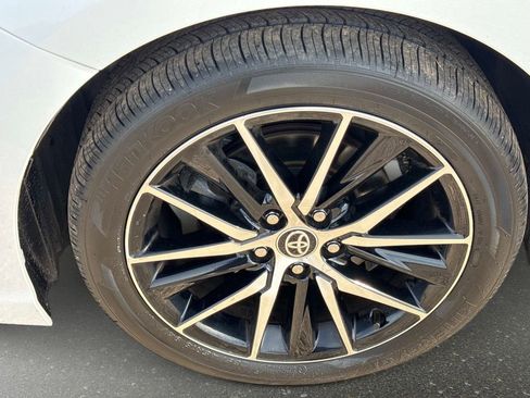 Used 2024 Toyota Camry SE image 10
