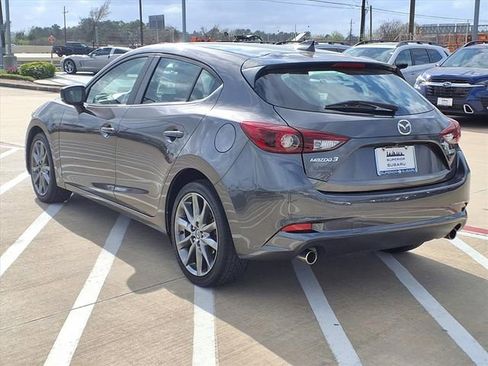 Used 2018 MAZDA MAZDA3 Grand Touring image 2