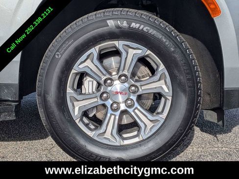 Used 2024 GMC Yukon XL SLE w/ Gmc Pro Safety Plus Package image 12