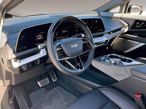 Certified 2025 Cadillac Optiq Luxury 1 image 13