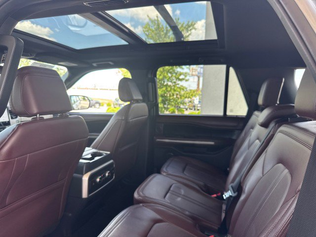Used 2024 Ford Expedition Limited AWD/4WD image 8