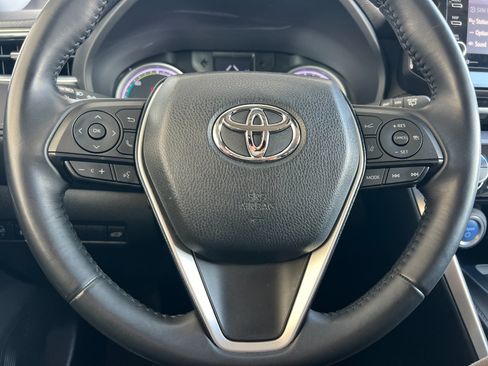Used 2021 Toyota Venza LE w/ Carpet Mat Package (TMS) AWD/4WD image 22