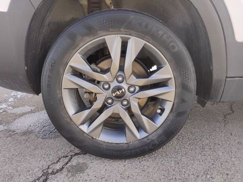 Used 2022 Kia Seltos LX image 13