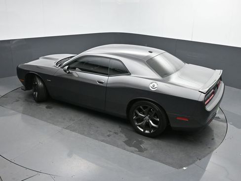 Used 2019 Dodge Challenger R/T image 34