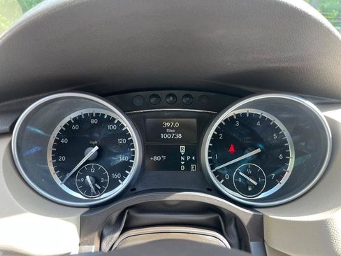 Used 2011 Mercedes-Benz R 350 4MATIC image 42