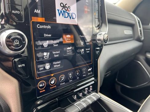 Used 2019 RAM 1500 Laramie AWD/4WD image 15