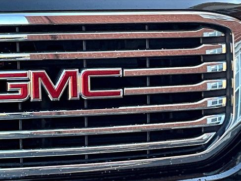Used 2018 GMC Yukon XL SLT w/ Premium Edition image 11