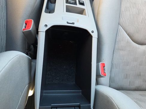 Used 2011 Toyota RAV4 4WD image 14