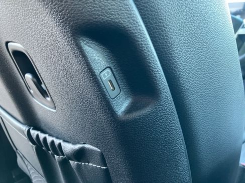 Used 2023 Kia Telluride EX image 32