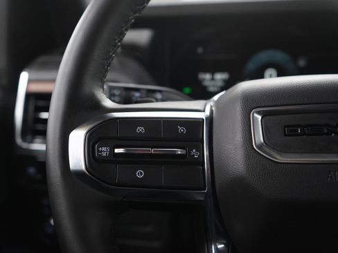 Used 2025 GMC Yukon XL Denali AWD/4WD image 27