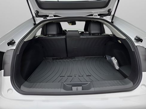 Used 2025 Toyota Prius XLE image 31