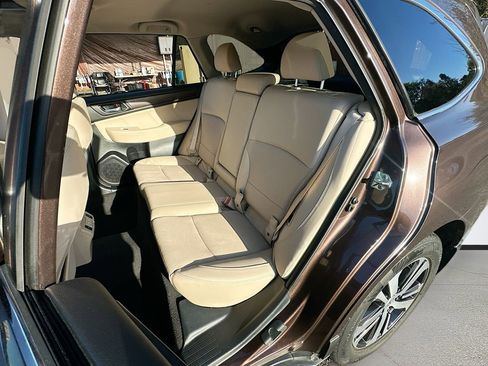 Used 2019 Subaru Outback 2.5i Limited w/ Popular Package #2 image 26