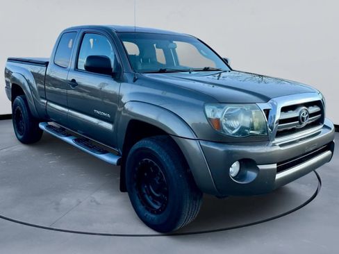 Used 2010 Toyota Tacoma 4x4 Access Cab V6 image 3