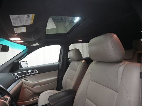 Used 2011 Ford Explorer XLT w/ 202A Rapid Spec Order Code AWD/4WD image 32