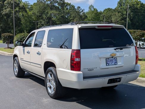 Used 2014 Chevrolet Suburban LTZ AWD/4WD image 7