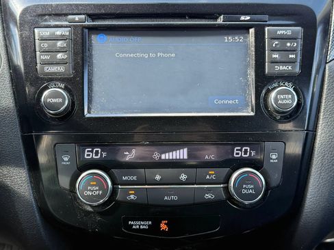 Used 2014 Nissan Rogue SL AWD/4WD image 26