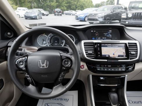 Used 2017 Honda Accord EX-L image 30