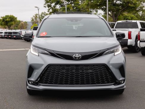 New 2026 Toyota Sienna XSE AWD/4WD image 2