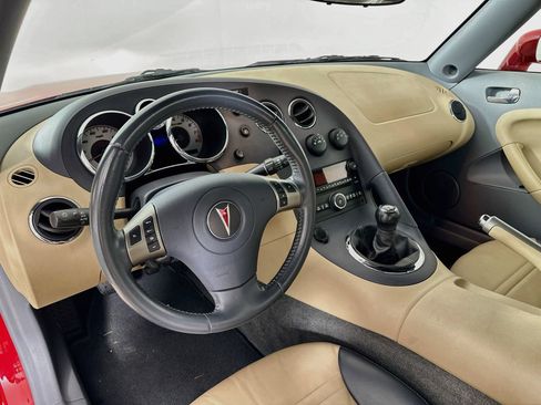 Used 2006 Pontiac Solstice Convertible w/ Premium Package RWD image 28