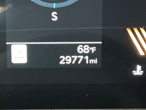 Used 2025 Kia Carnival image 60