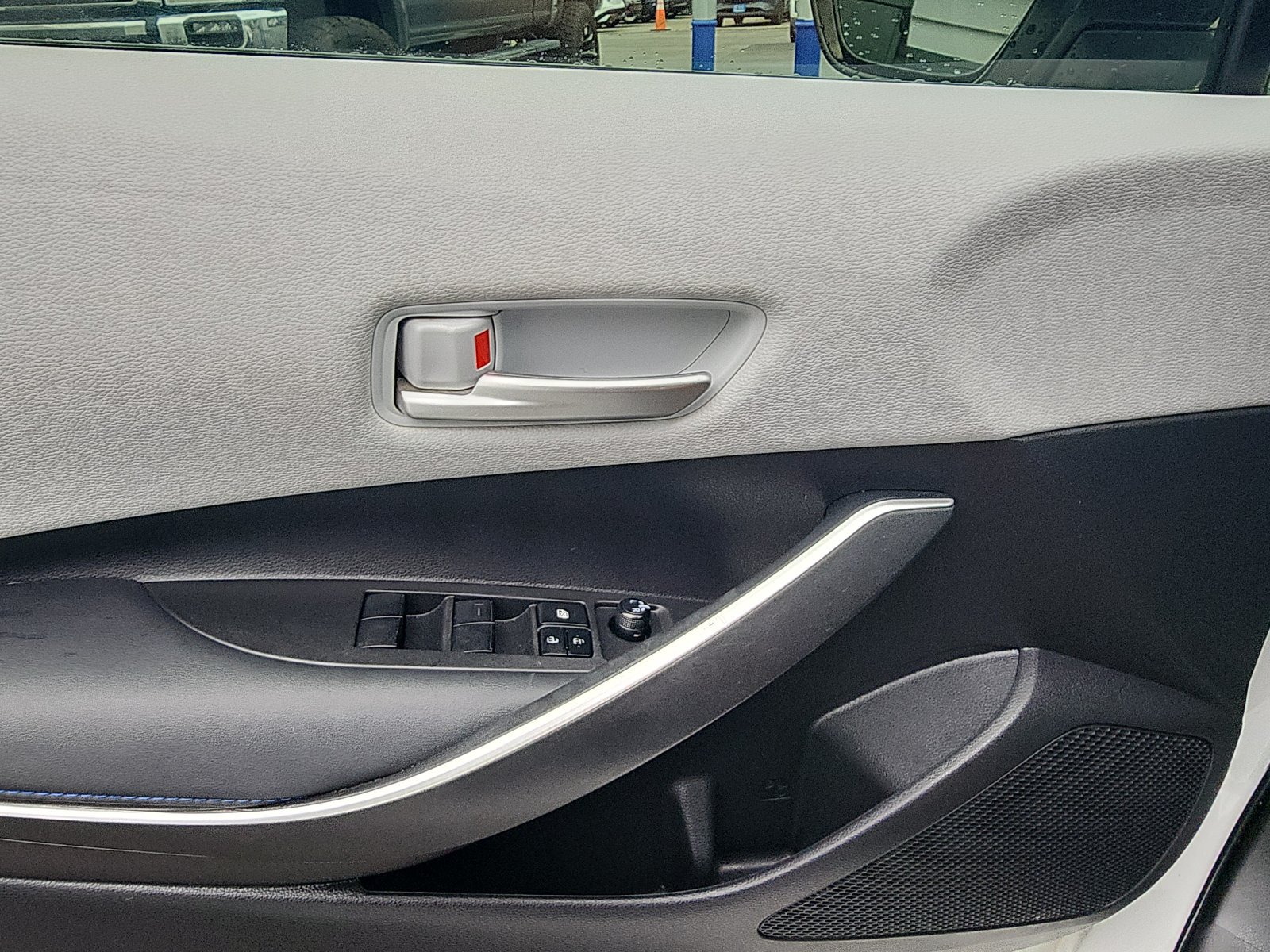 Used 2022 Toyota Corolla SE FWD image 18
