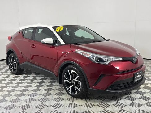 Used 2018 Toyota C-HR XLE image 3