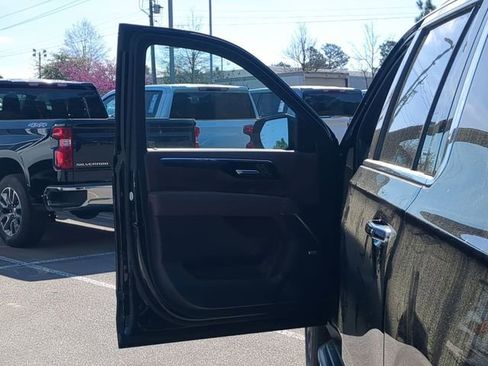 New 2026 Chevrolet Suburban High Country w/ Sun And Tow Package AWD/4WD image 19