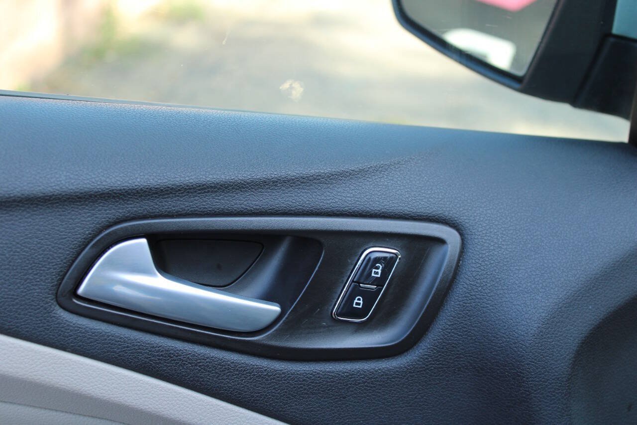 Used 2015 Ford C-MAX SE FWD image 19