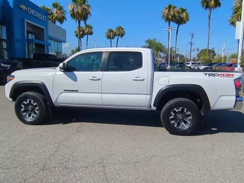Used 2023 Toyota Tacoma TRD Off-Road w/ Black Out Package (TMS) AWD/4WD image 5