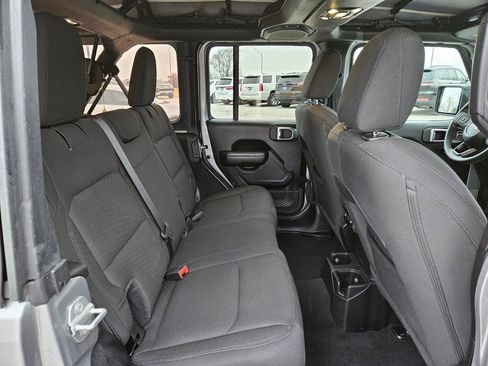Used 2020 Jeep Wrangler Unlimited Sport S image 31