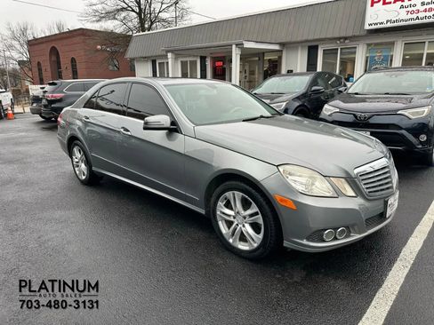 Used 2010 Mercedes-Benz E 350 4MATIC Sedan image 4