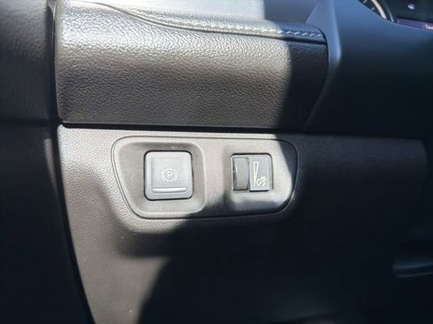 Used 2023 GMC Acadia SLT image 36