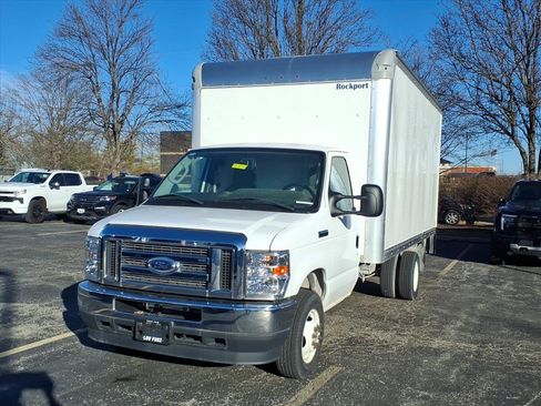 Used 2024 Ford E-450 and Econoline 450 Super Duty w/ Power Windows & Locks Group image 12