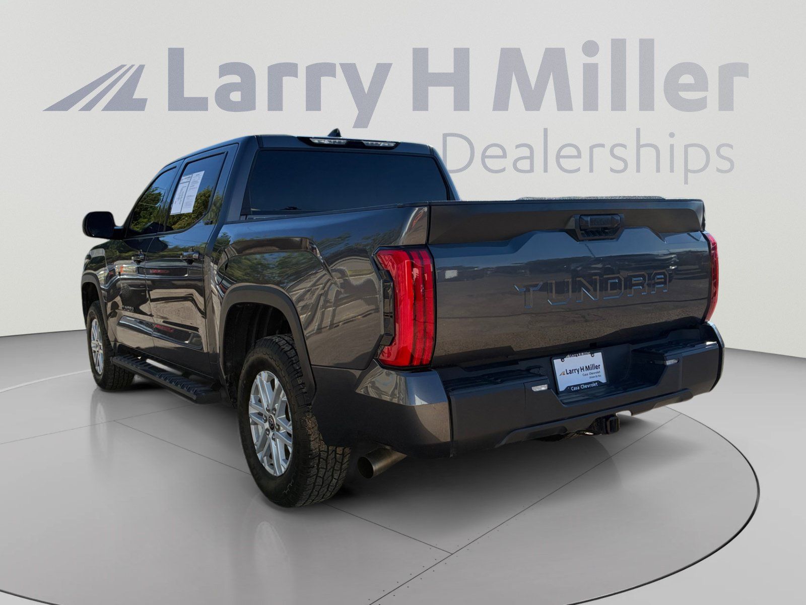 Used 2022 Toyota Tundra SR5 w/ SR5 Premium Package RWD image 3