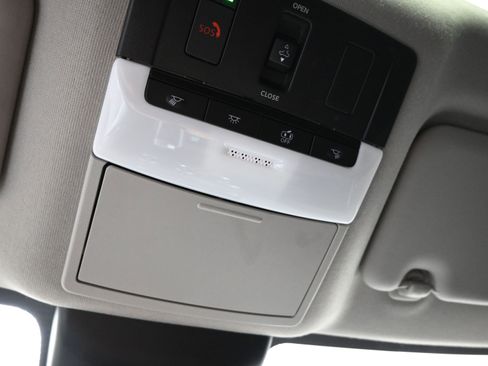 Used 2023 Nissan Sentra SR w/ SR Premium Package image 25